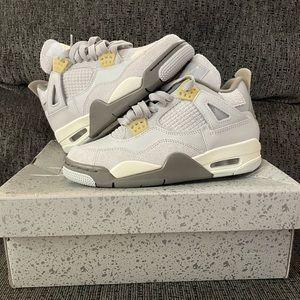 Air Jordan 4 Retro SE, Photon Dust/ Pale Vanilla, Men's size 4